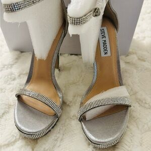 Rhinestones Steve Madden heels size 6, brand new